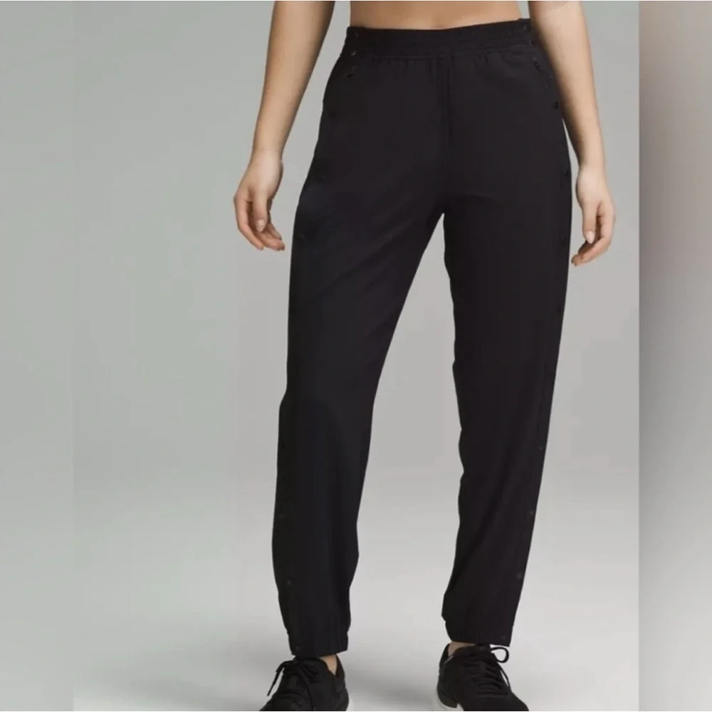 Lululemon Tear-Away Mid-Rise Track Pants Black Size 12